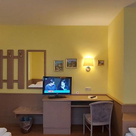 Hotel Astoria Bergrheinfeld Kültér fotó