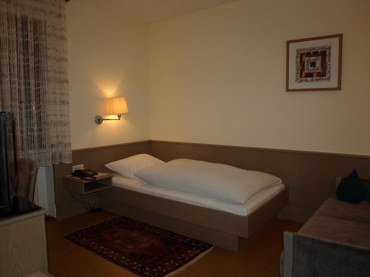 Hotel Astoria Bergrheinfeld Kültér fotó