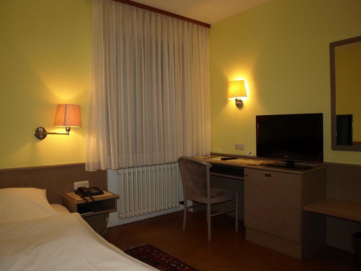 Hotel Astoria Bergrheinfeld Kültér fotó